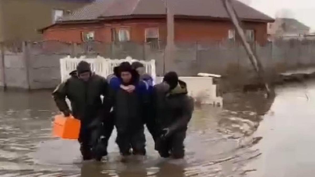 Спасение людей в Актюбинской области Спасение людей в Актюбинской области