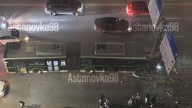 Автобус въехал в столб в Астане