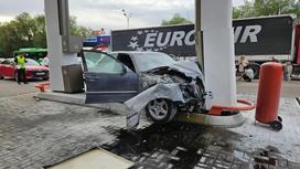 Автомобиль попал в аварию